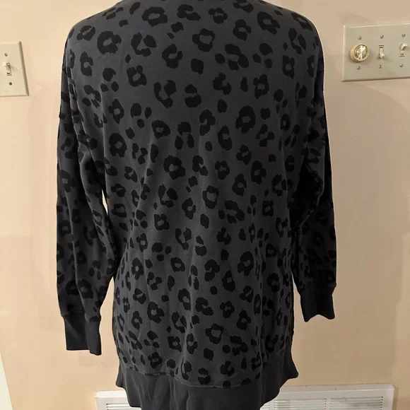 Old Navy Women's Black Leopard Print Sweatshirt - Picture 3 of 5